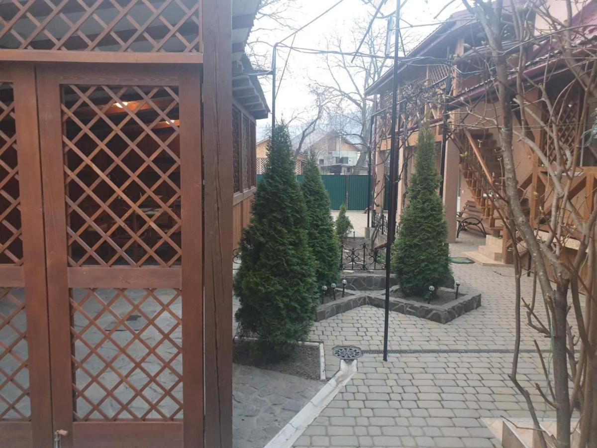 Садиба "У Юлії" Svaljava Exteriér fotografie
